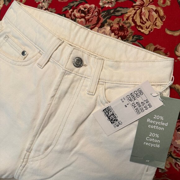 NWT Ultra HIgh Waist Wide Leg Jeans Off White Cream Size 2 Perfect! - Picture 1 of 9
